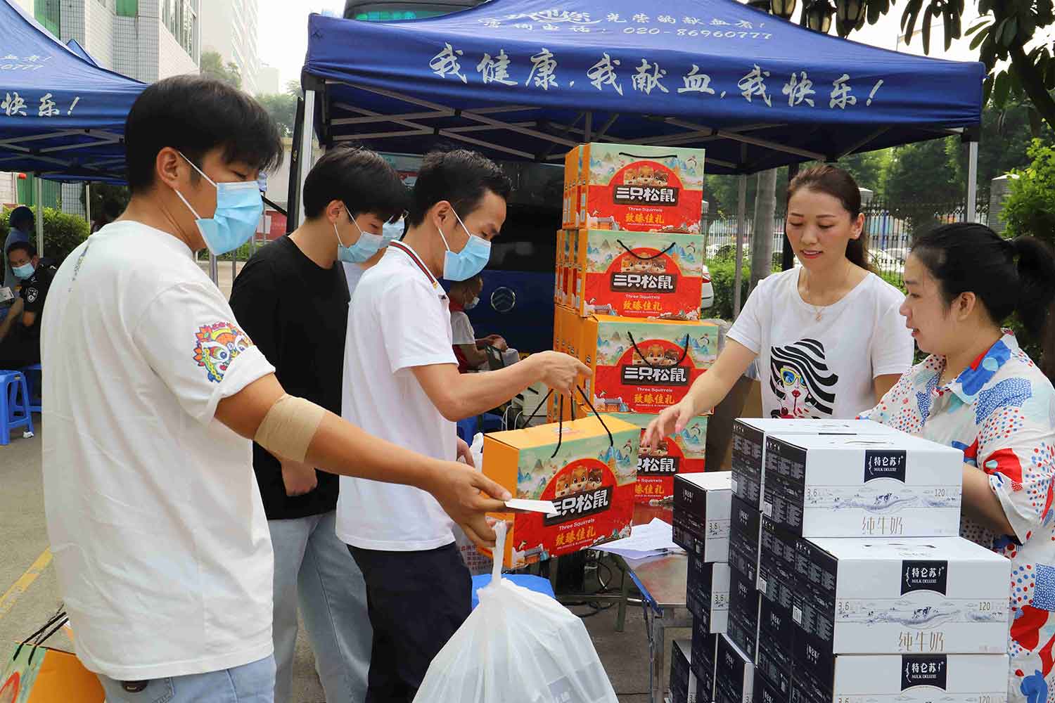 中秋獻愛心，讓愛傳遞