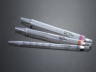 獨(dú)特的短管設(shè)計(jì)，符合人體工程學(xué)設(shè)計(jì)，可在層流罩下方使用