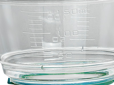 杯體透明，刻度清晰，便于觀察容量